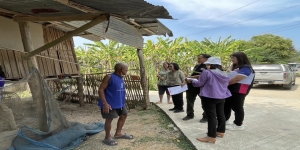 เทศบาลตำบลเด่นชัย ตรวจสอบบ้านผู้สูงอายุและคนพิการ ที่ขอรับการสนับสนุนงบประมาณปรับปรุงที่อาศัย