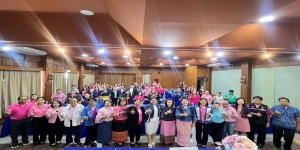 เทศบาลตำบลเด่นชัย ร่วมประชุมเชิงปฏิบัติการการขับเคลื่อนการเฝ้าระวังความรุนแรงในครอบครัว และส่งเสริมความเสมอภาคระหว่างเพศและสมัชชาสตรีและครอบครัว