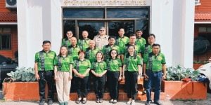 นายกเทศมนตรีตำบลเด่นชัย พร้อมด้วยสมาชิกสภาเทศบาลตำบลเด่นชัย เข้ากราบสักการะสิ่งศักดิ์สิทธิ์ประจำเทศบาลตำบลเด่นชัย