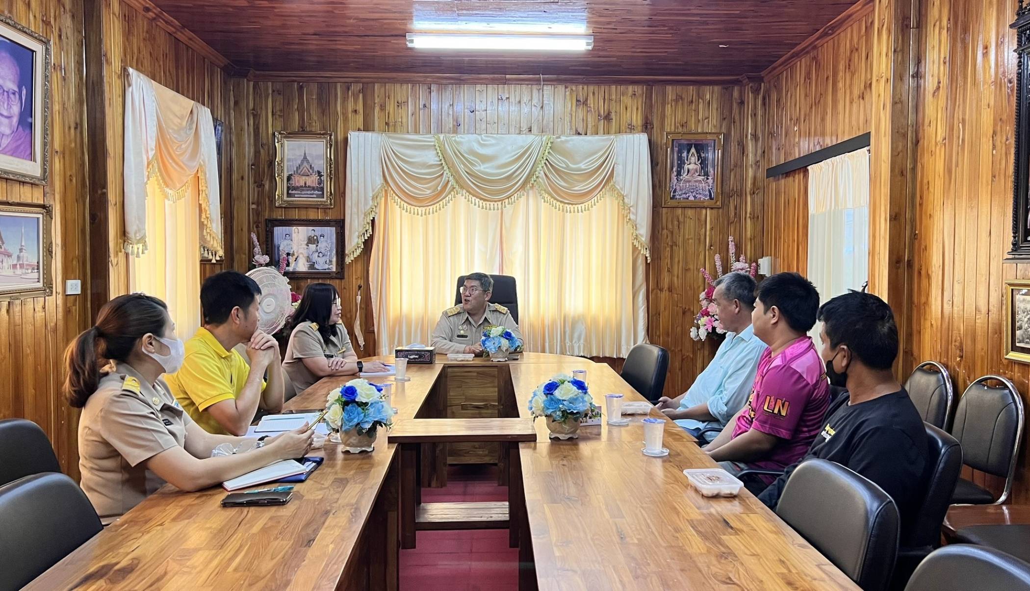 นายกเทศมนตรีตำบลเด่นชัย ประชุมหารือแนวทางการจัดงานประเพณีลอยกระทงเด่นชัย ประตูสู่ล้านนา ประจำปี ๒๕๖๘